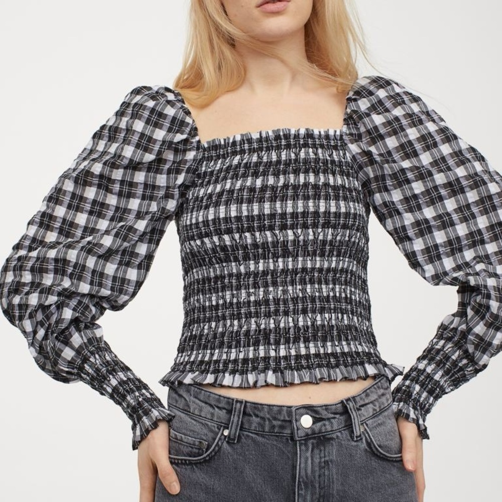 H&M Black and White Checkered Puff Sleeve Top